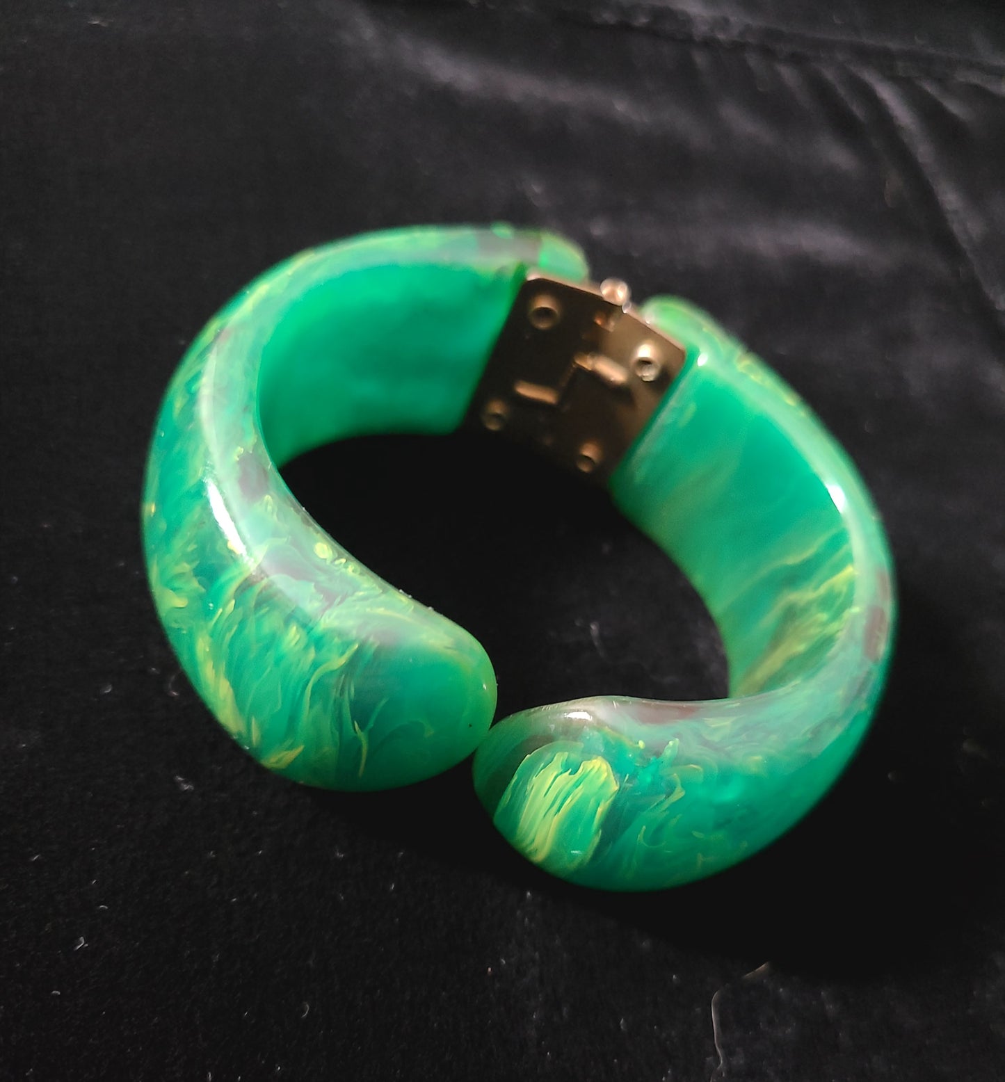 Bakelite Clamper Bracelet | Green