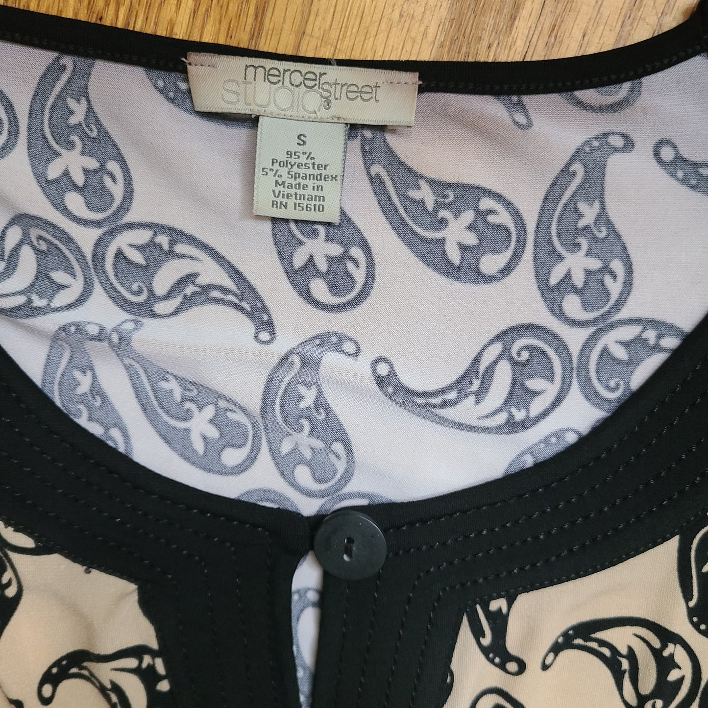 Mercer Street Studio 90s Black & Tan Paisley Top | Size Small