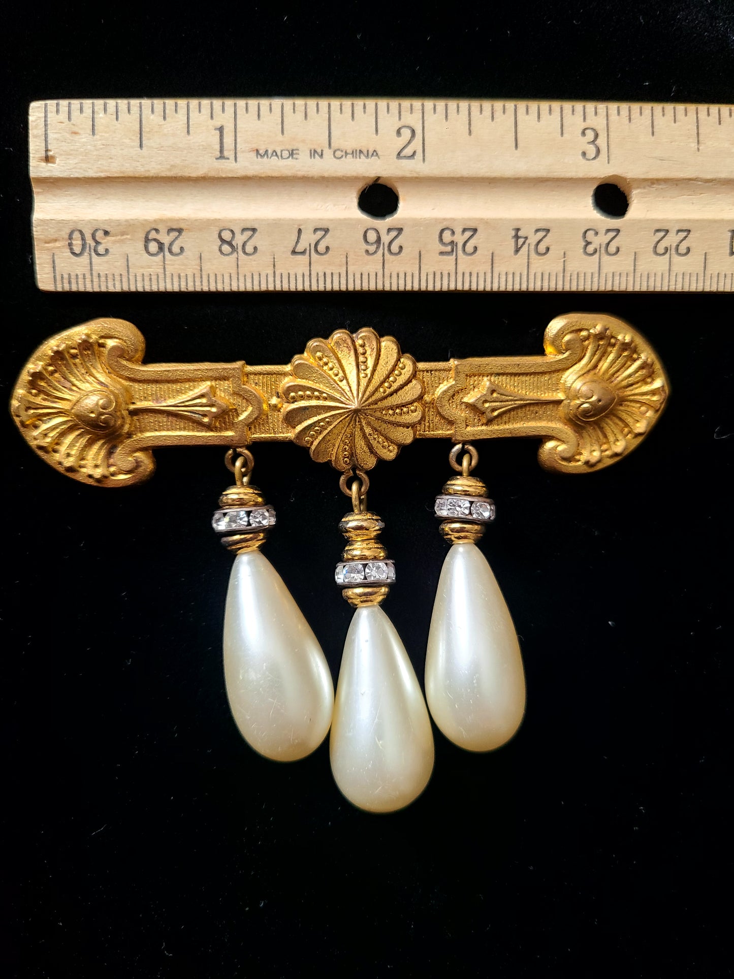 1980's Gold Tone Pearl Brooch