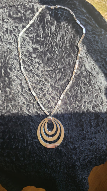 VINTAGE | 1970s Modernist Silver Pendant Necklace