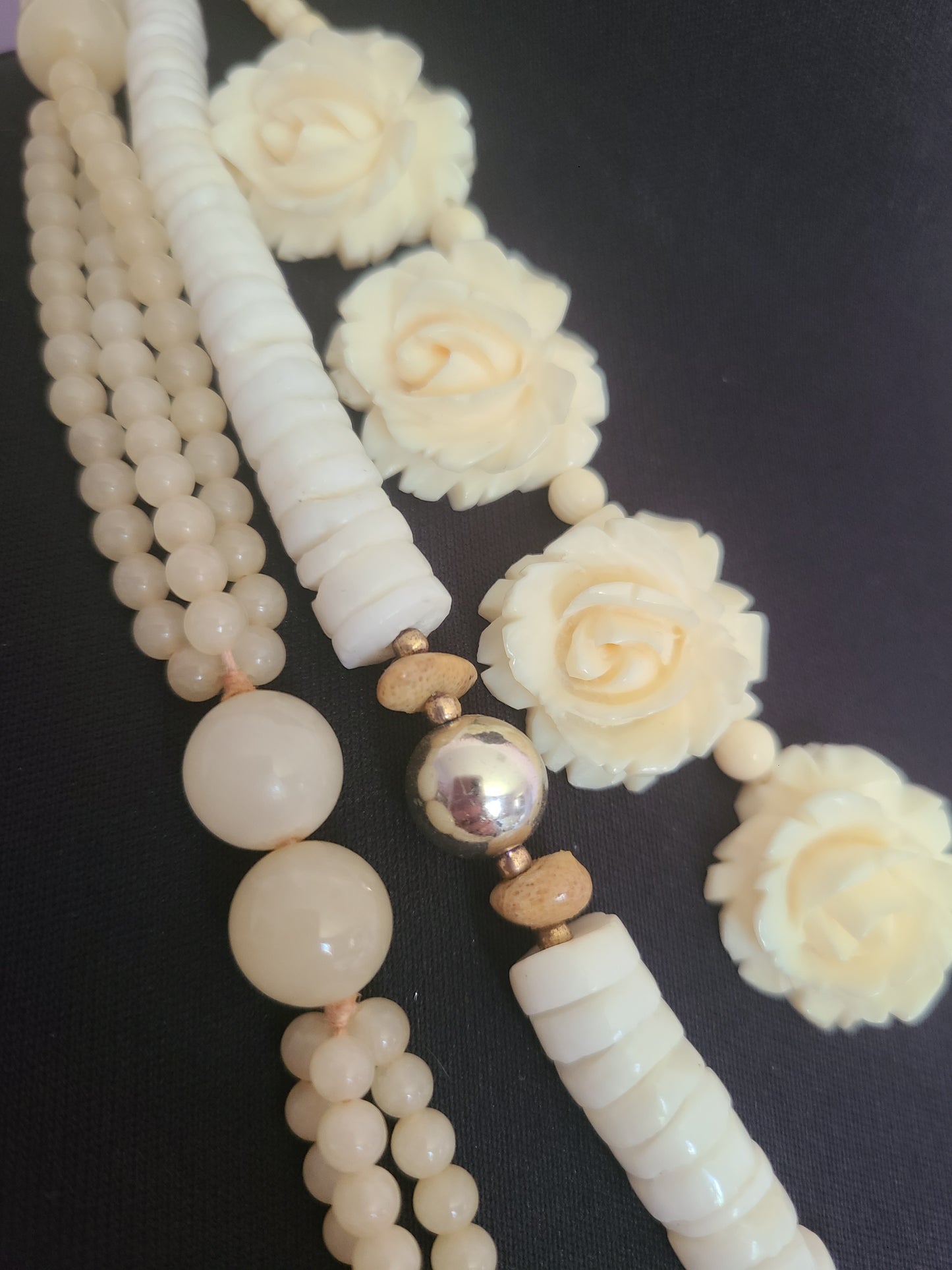 VINTAGE | Faux Ivory Rose Necklace