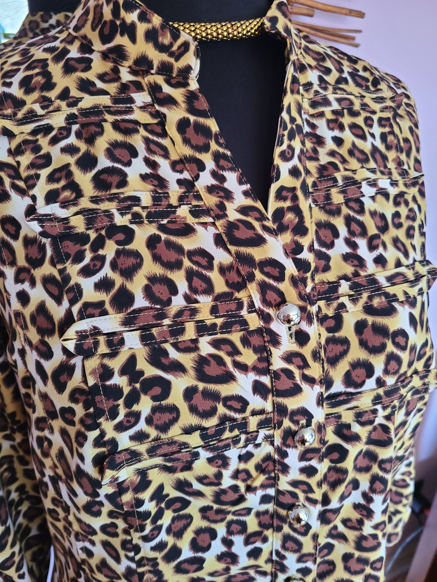 VINTAGE | Cheetah Print Tab Collar Blouse