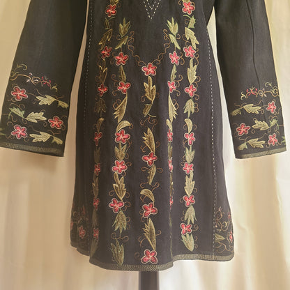 NWT Pyramid Collection Brand Black Coat Floral Embroidery Size Medium