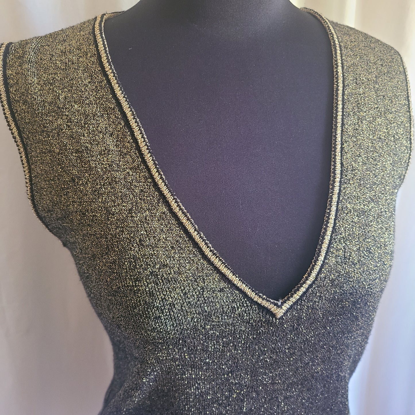 Vintage LeRoy Knitwear Gold Black Lurex V-Neck Sweater Vest Size Small