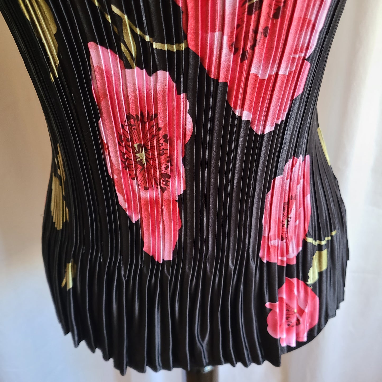 Graphic Flower Print Mini Pleat Cap Sleeve Blouse Size Medium