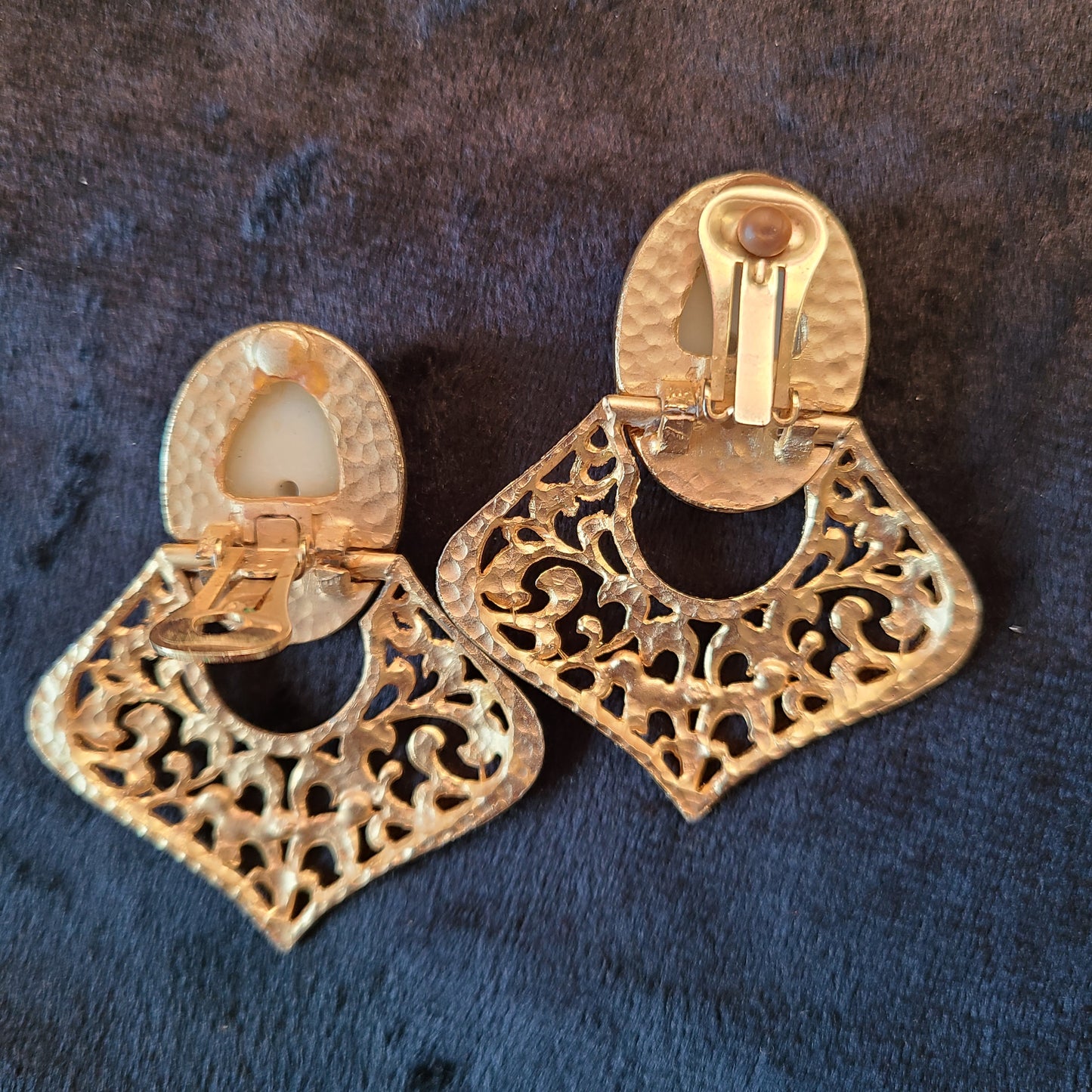 Vintage Art Nouveau Gold Tone Pearl Clip On Earrings