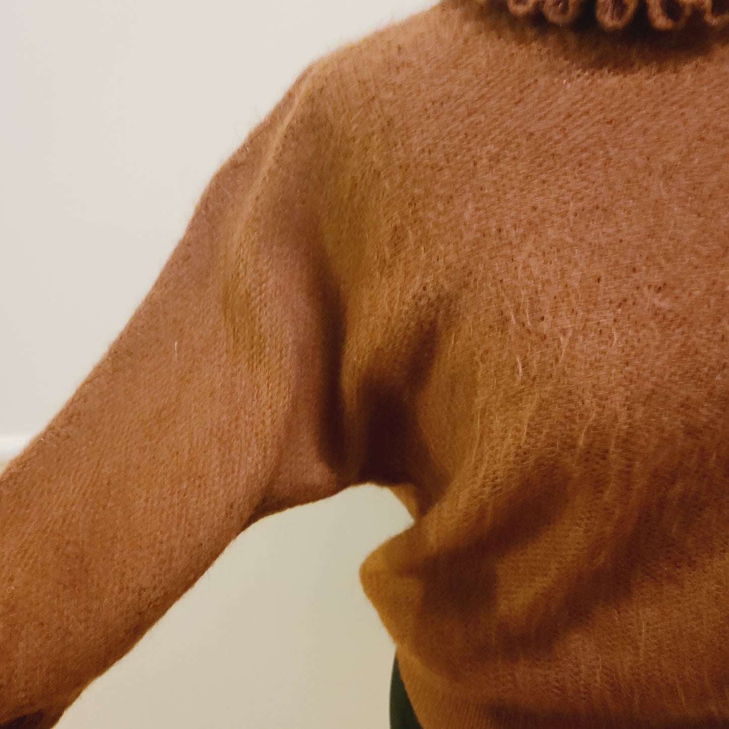 Vintage Ruffle Neck Dark Rust Sweater | Size Small