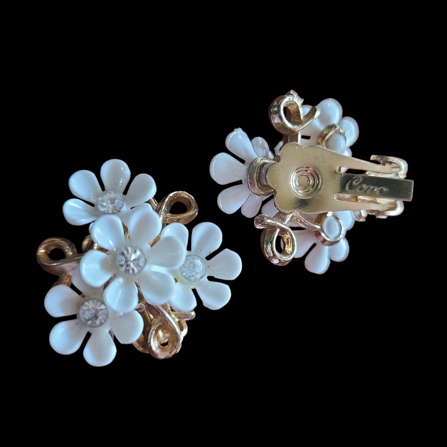 Coro Pegasus Parure White Daisy Necklace/Bracelet/Earrings Set