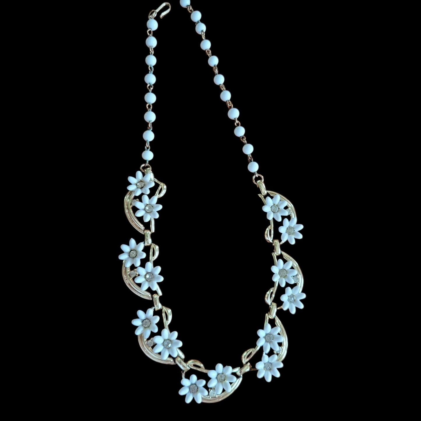 Coro Pegasus Parure White Daisy Necklace/Bracelet/Earrings Set