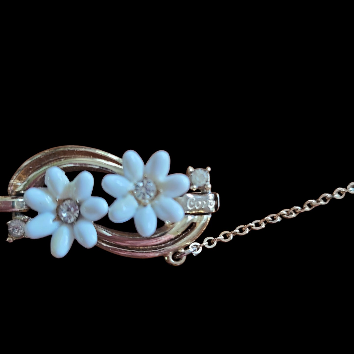 Coro Pegasus Parure White Daisy Necklace/Bracelet/Earrings Set