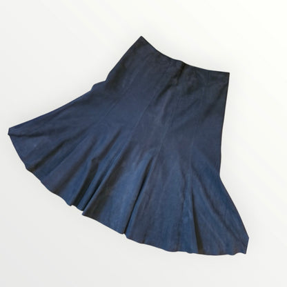 Akris Punto charcoal gray suede skirt