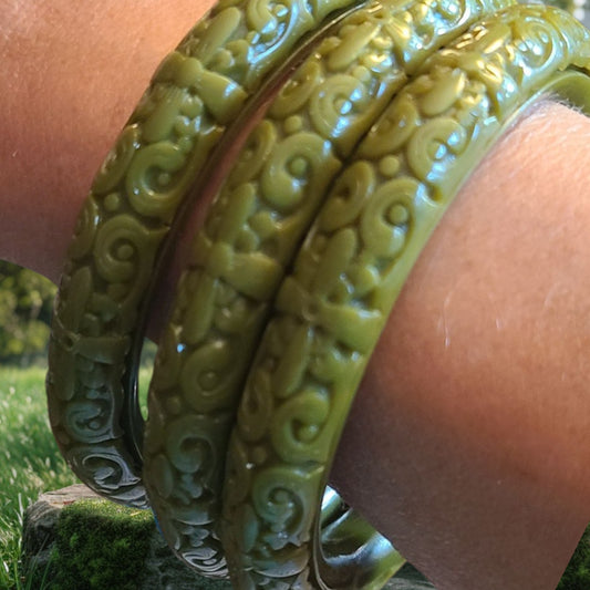 Olive Green Carved Bakelite Bangles | Set of Three